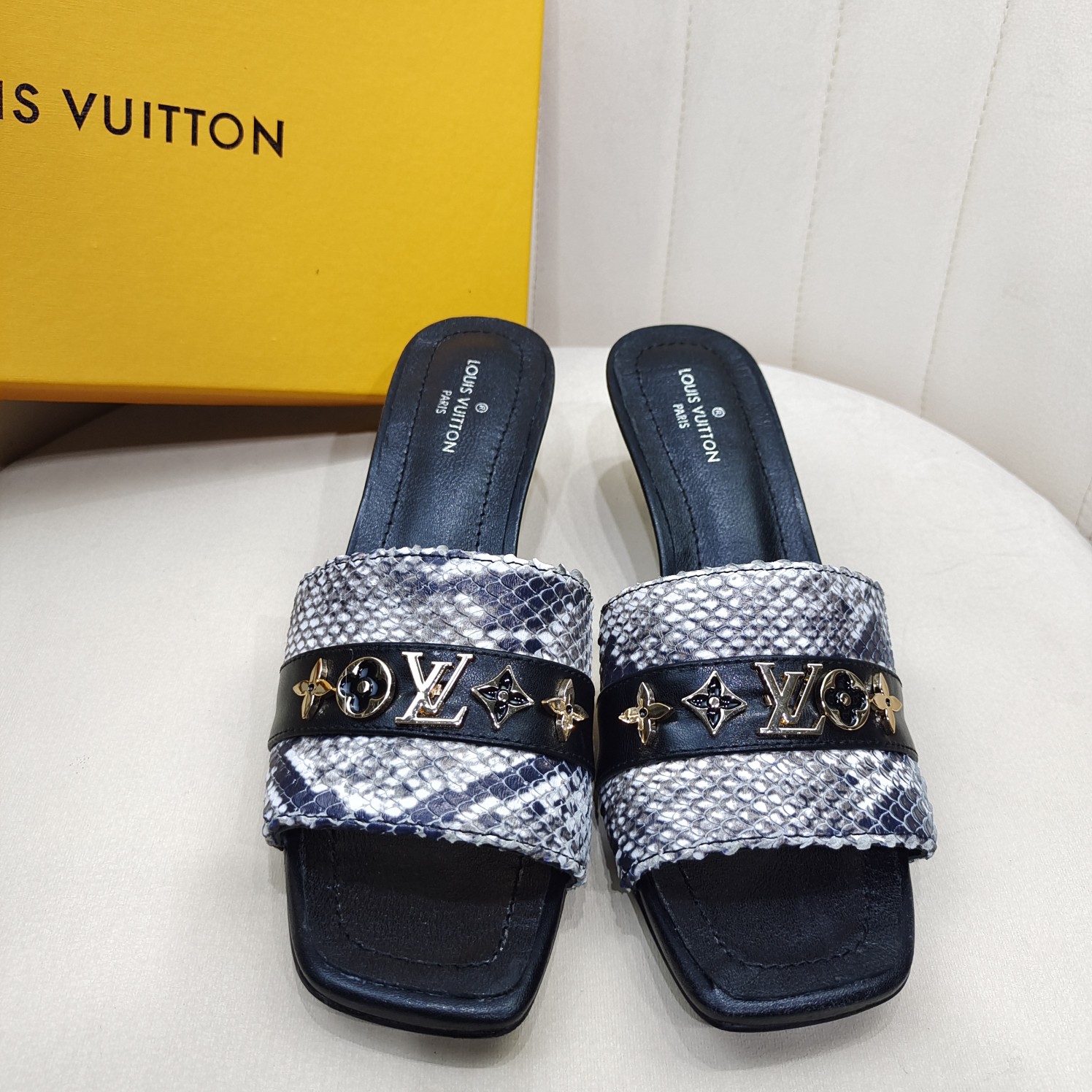 New Arrival LV Women Shoes 1137