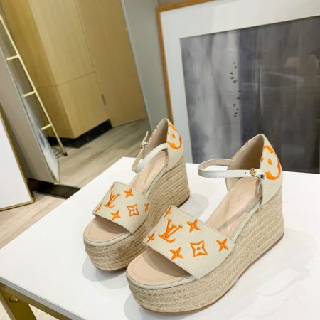 New Arrival LV Women Shoes 1642