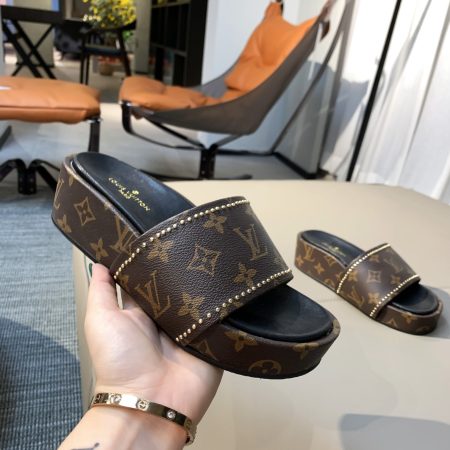 New Arrival LV Women Shoes 1676