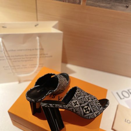 New Arrival LV Women Shoes 1684