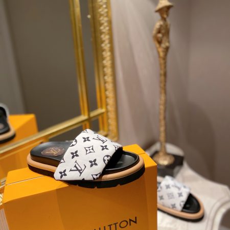 New Arrival LV Women Shoes 1829