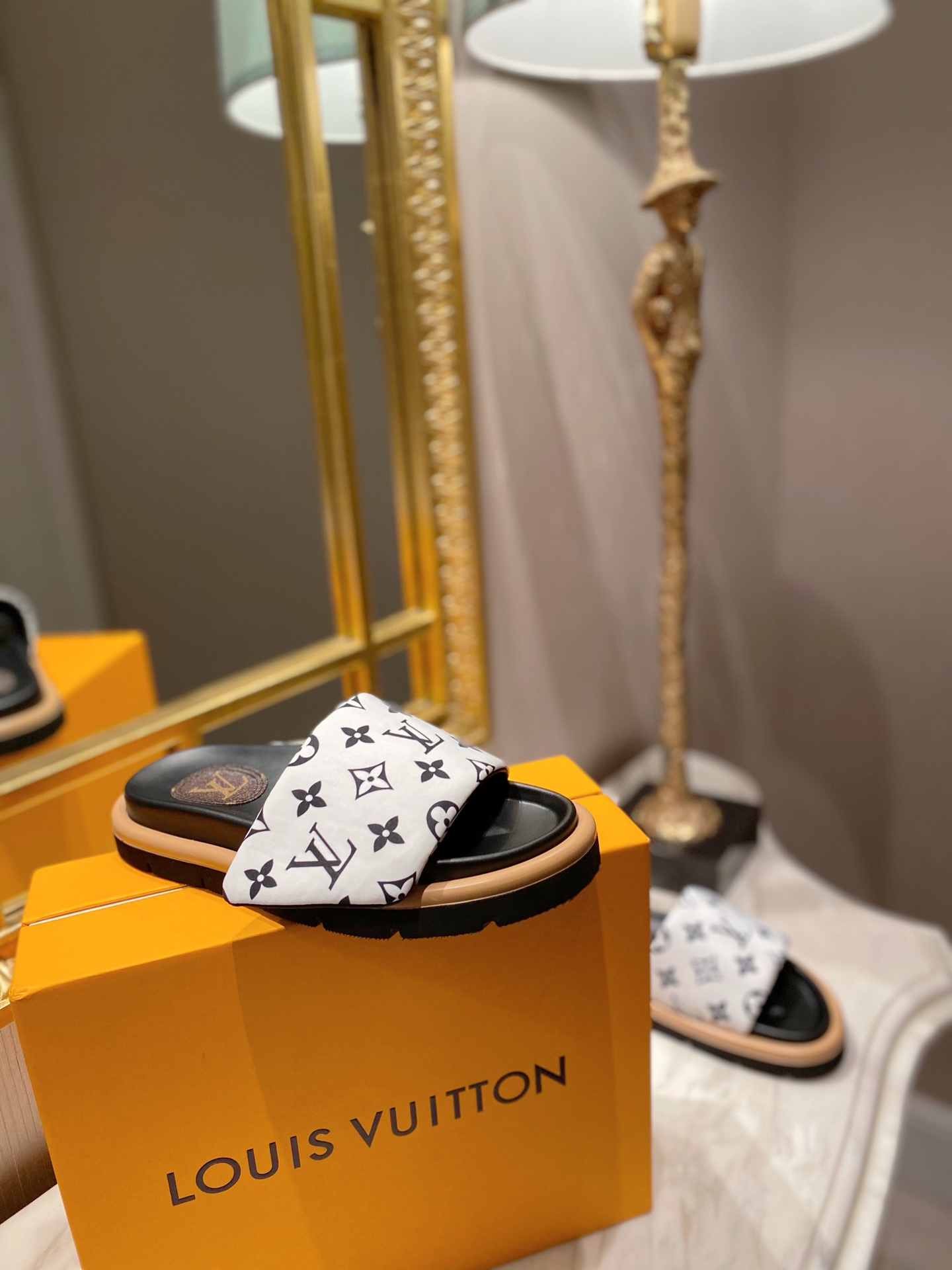 New Arrival LV Women Shoes 1829