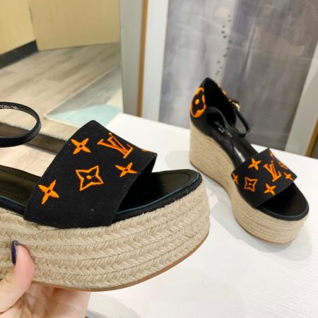 New Arrival LV Women Shoes 2137