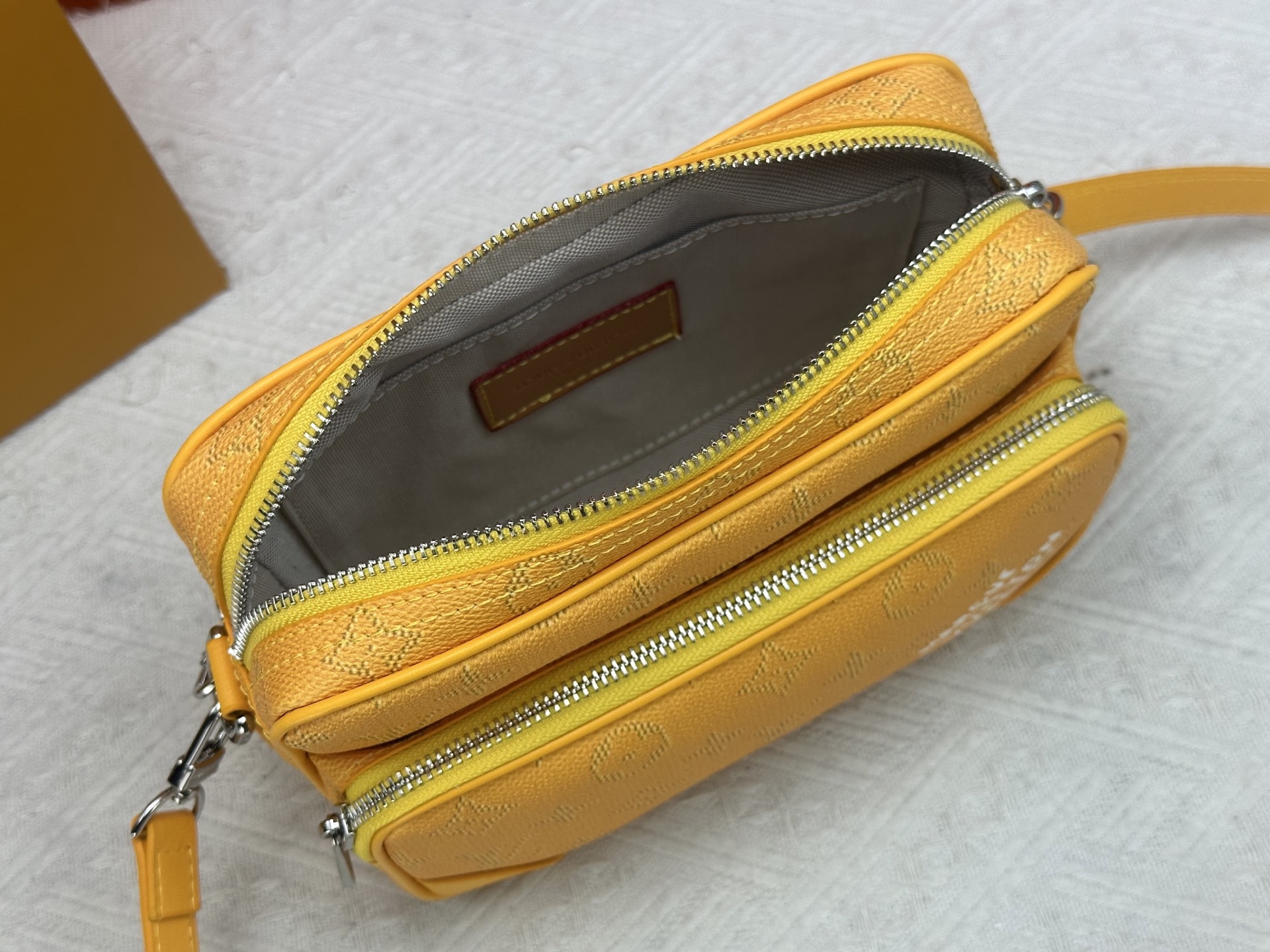 New Luxury LV Bag 10557