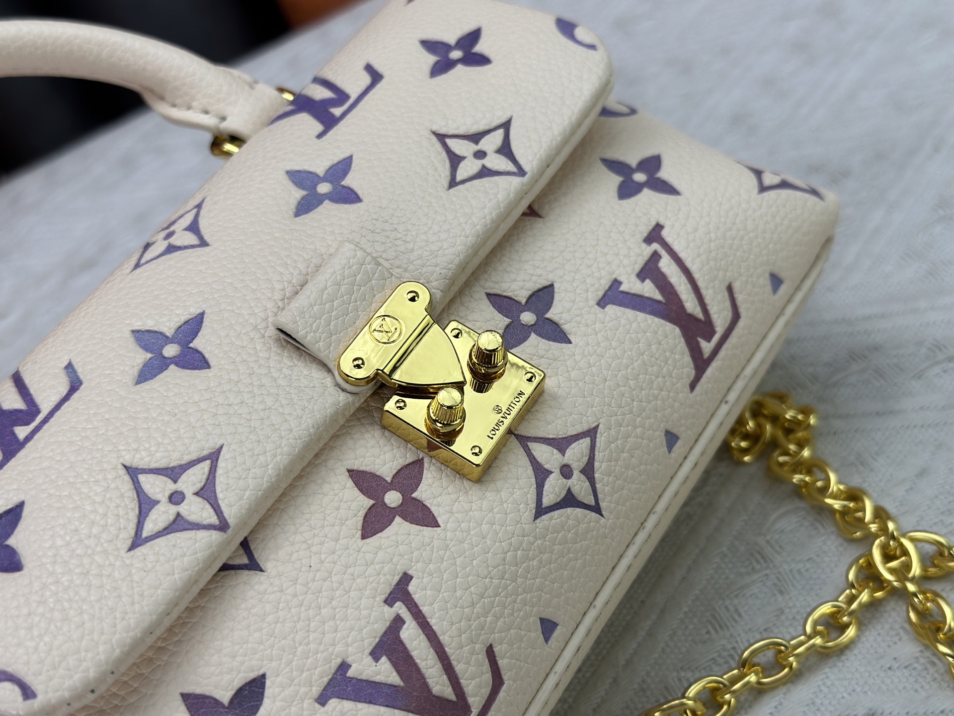 New Luxury LV Bag 11400