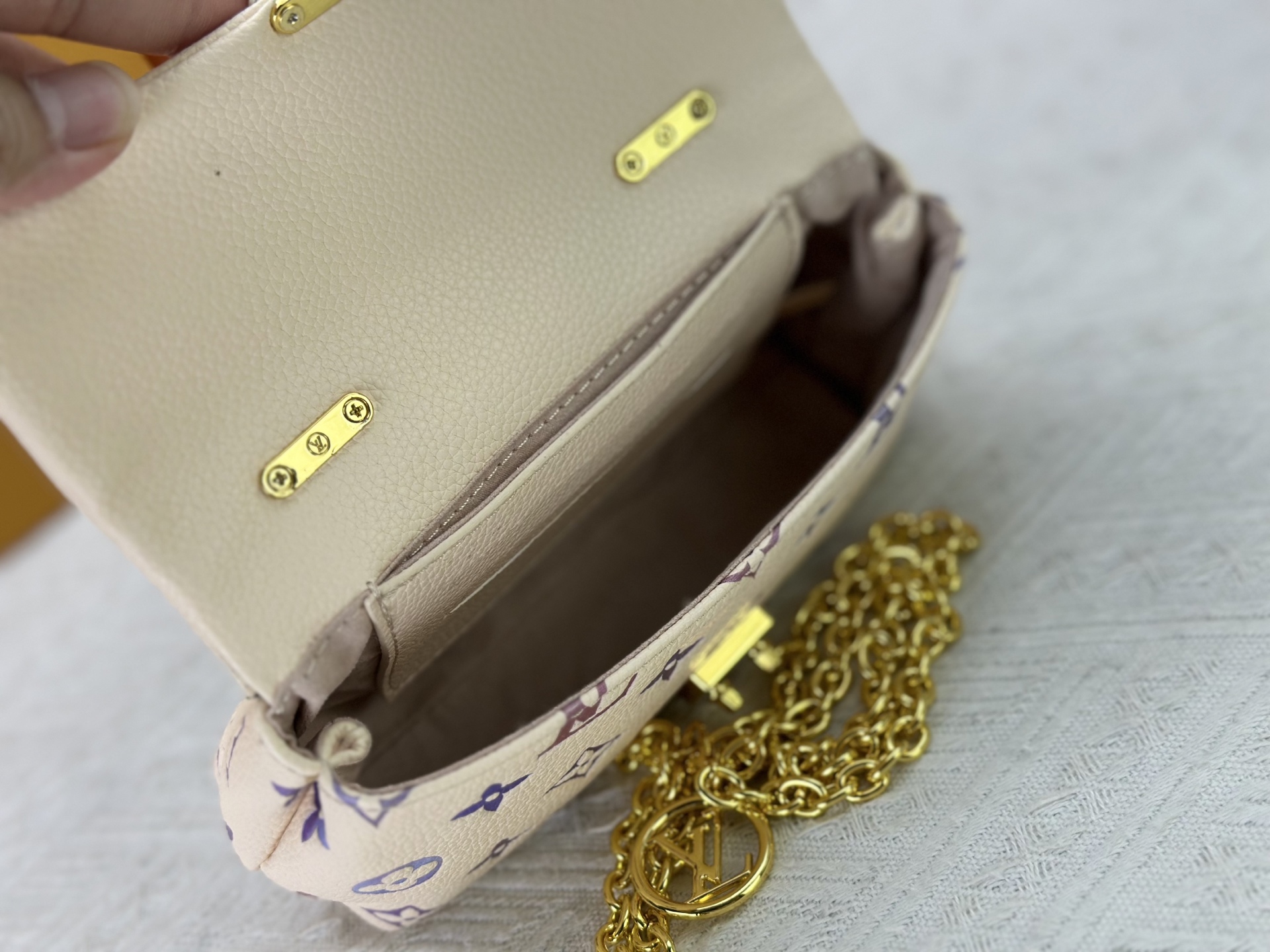 New Luxury LV Bag 11400