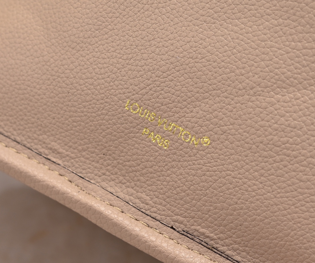 New Luxury LV Bag 9804