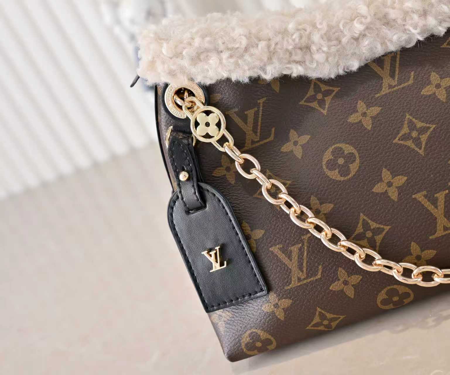 New Luxury LV Bag 9812