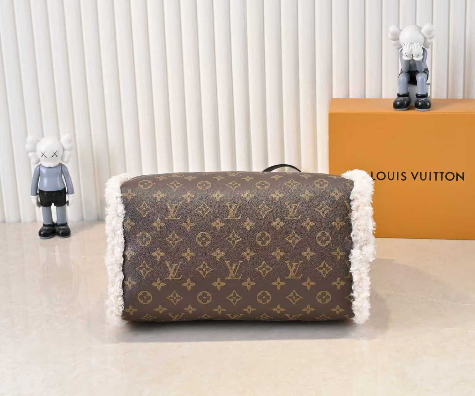 New Luxury LV Bag 9813