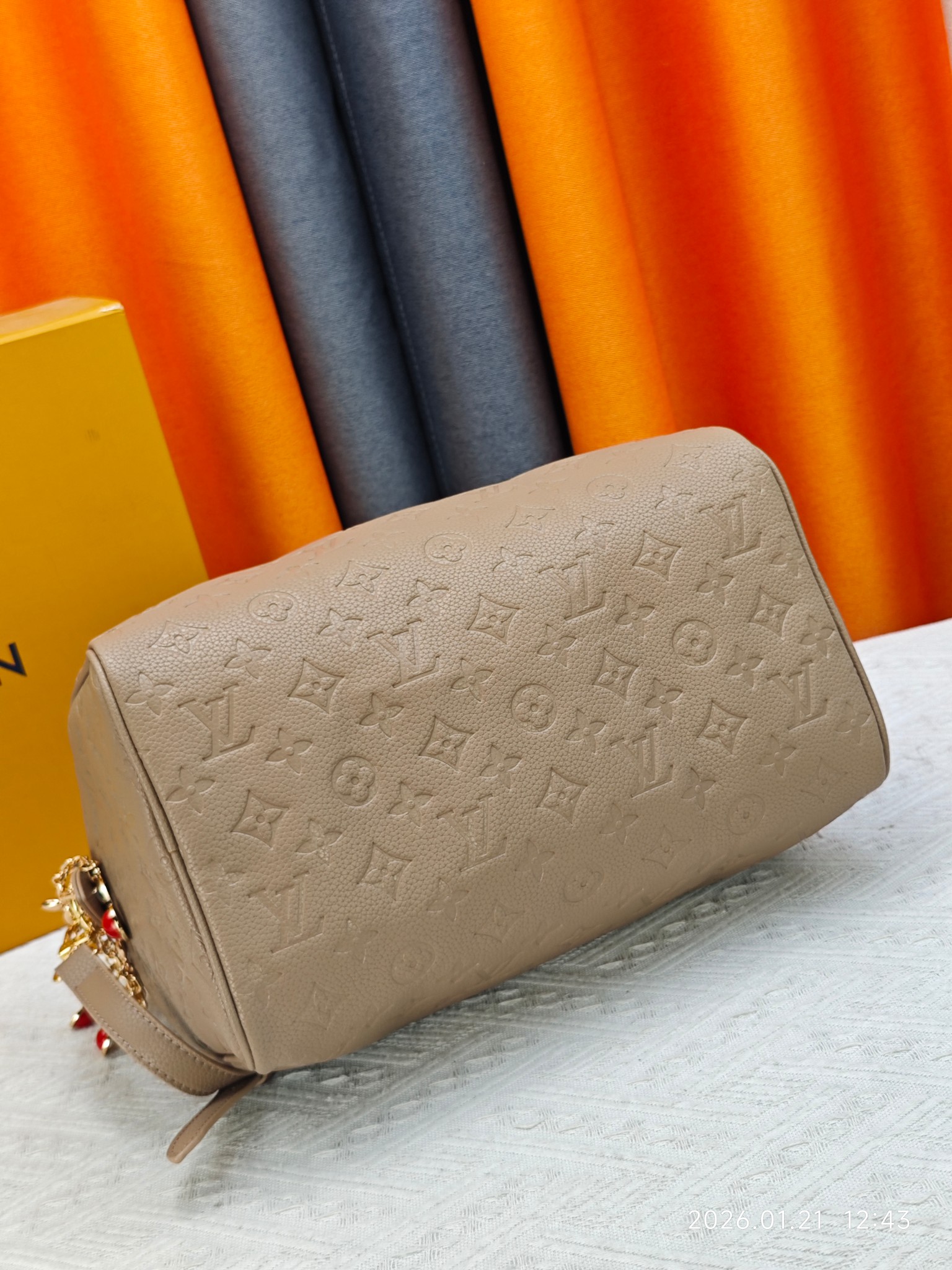 New Luxury LV Bag 9932