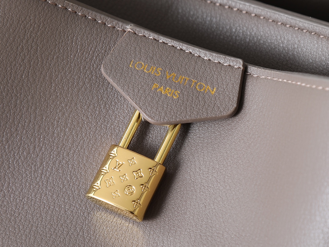 New Luxury LV Bag 9990