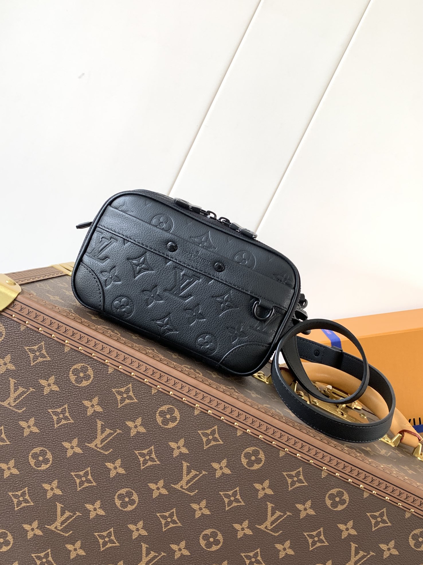 Alpha Wearable Wallet Monogram Shadow Cowhide Leather Black M82544