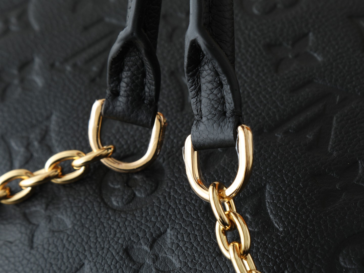 Anytime Mm Shoulder Bag Monogram Empreinte Leather Black M14324