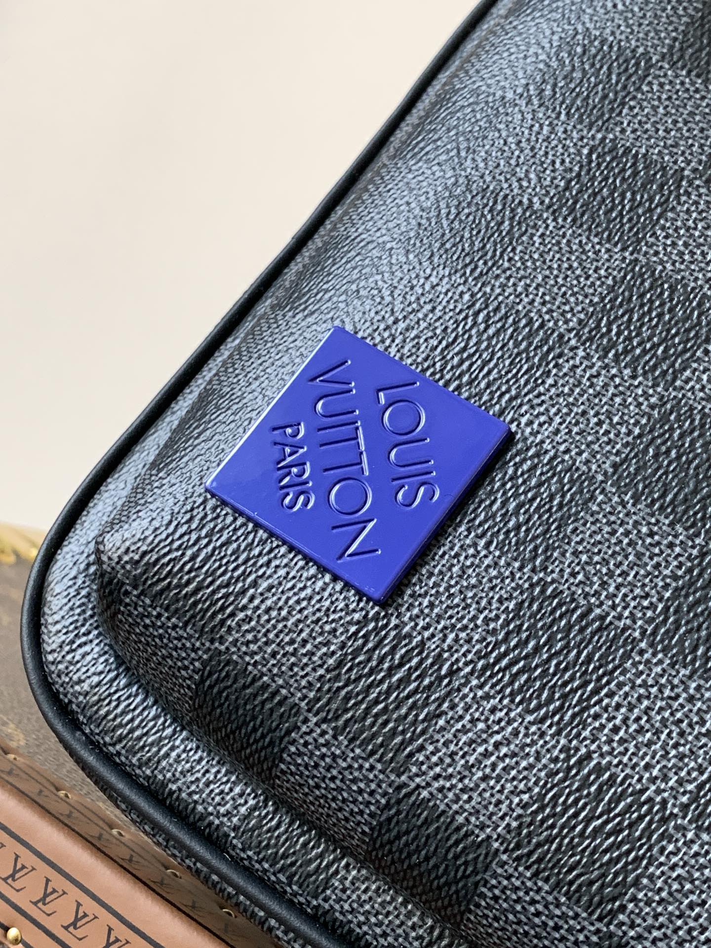 Avenue Slingbag Damier Graphite Indigo Blue N00086