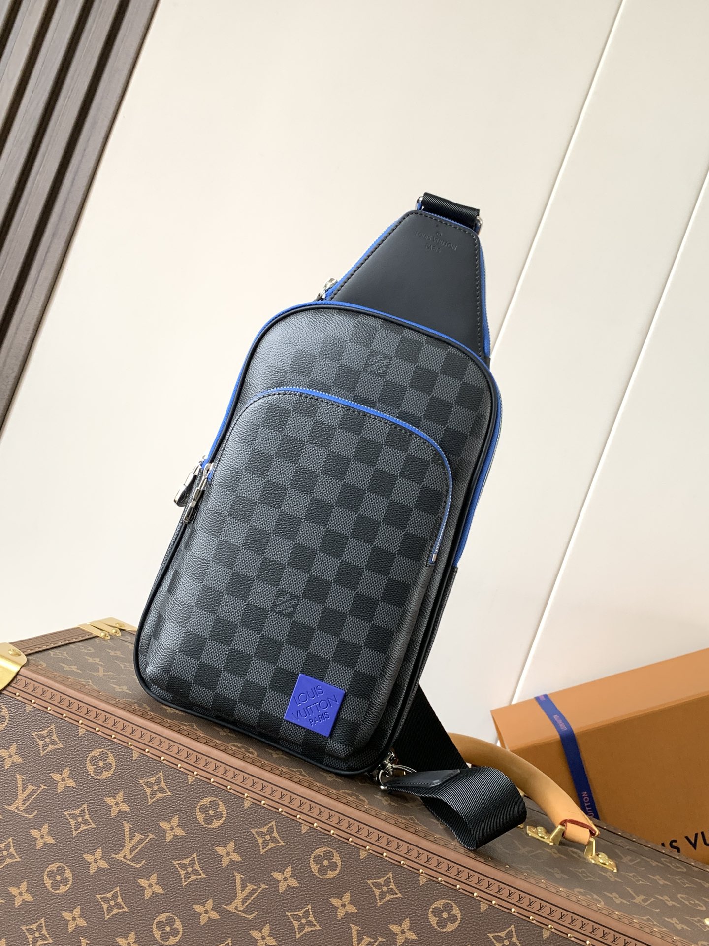 Avenue Slingbag Damier Graphite Indigo Blue N00086