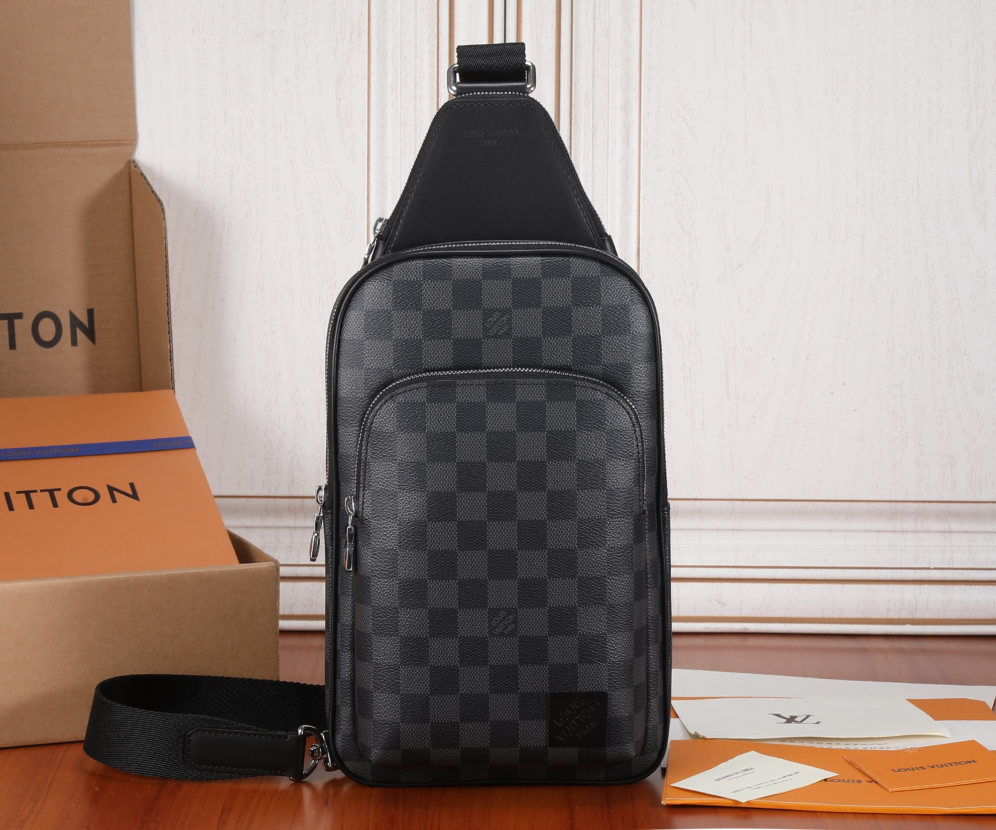 Avenue Slingbag Damier Graphite N45302