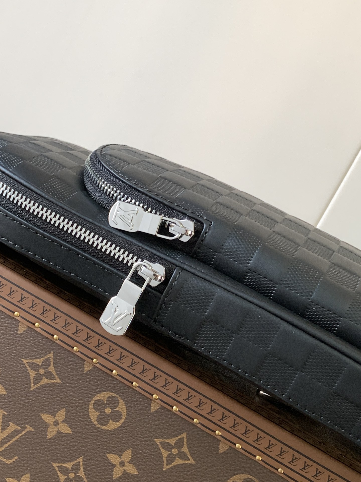 Avenue Slingbag Damier Infini N45303
