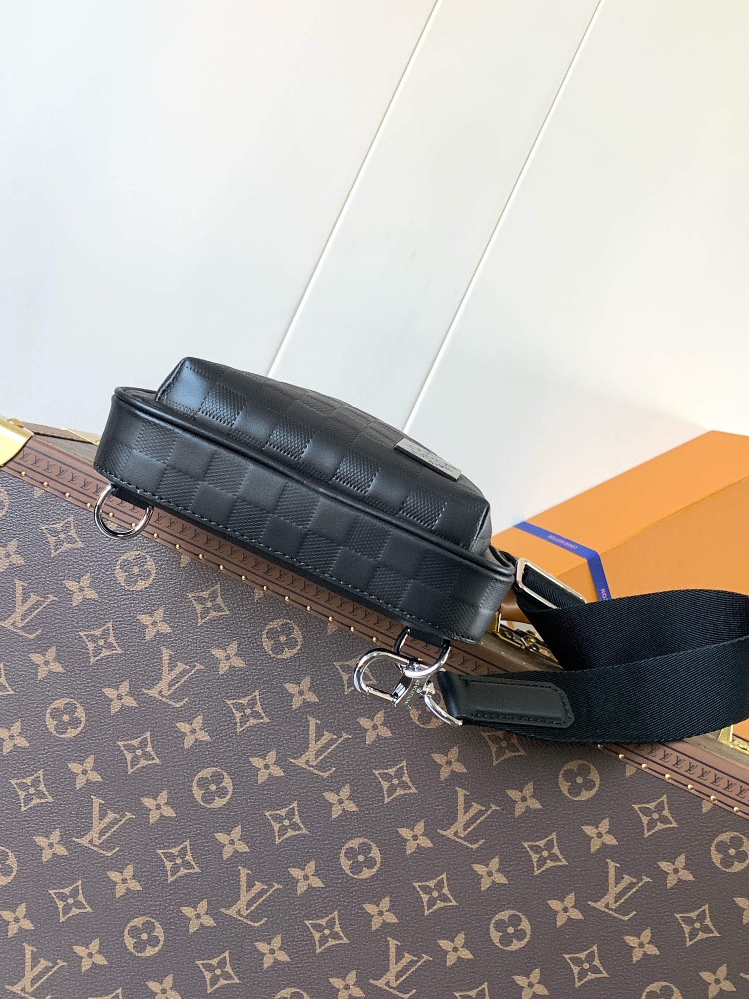 Avenue Slingbag Damier Infini N45303