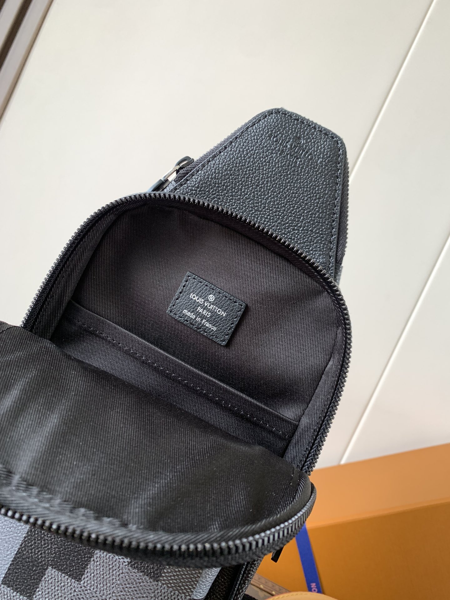 Avenue Slingbag Damoflage Black M14953