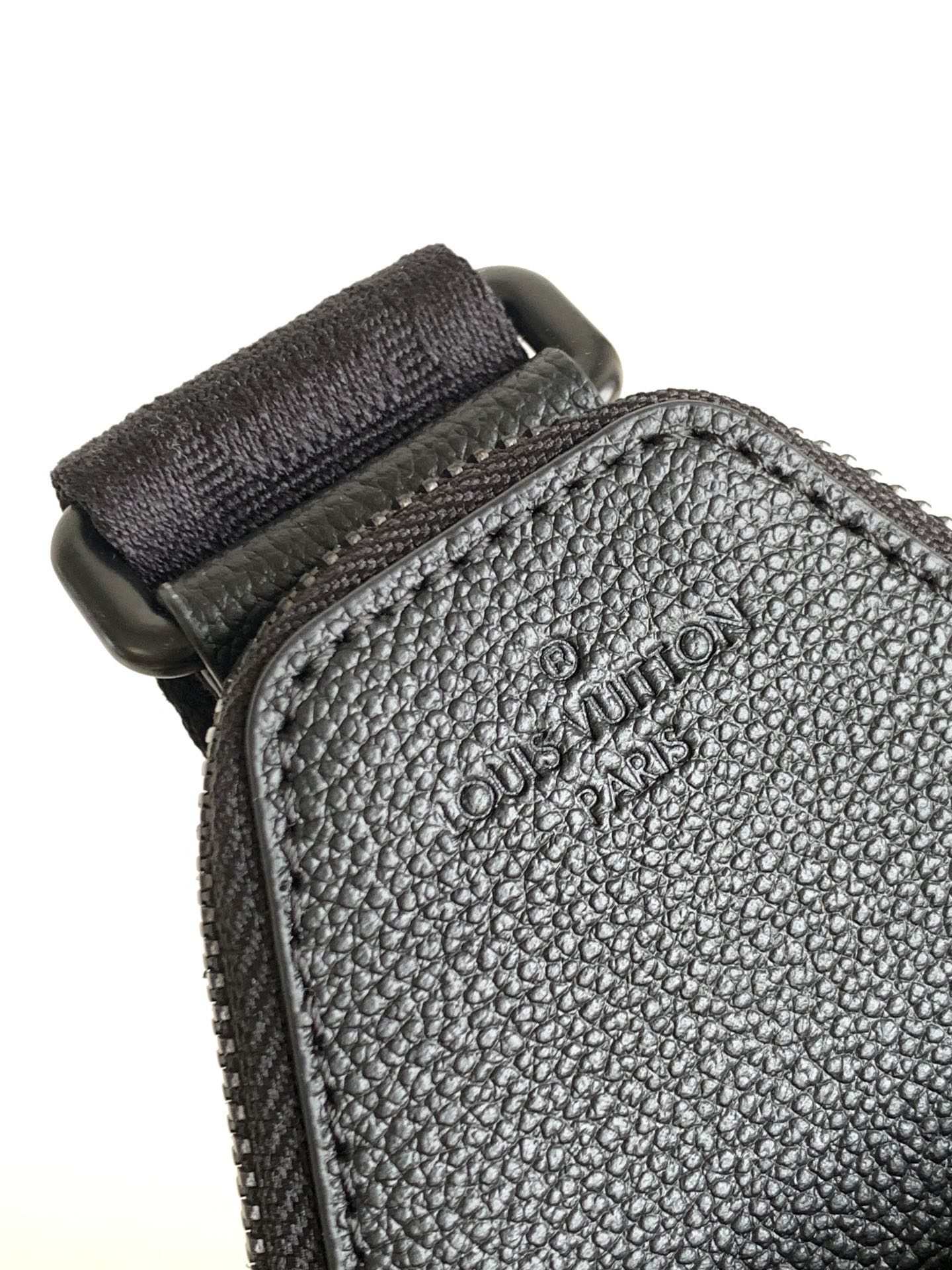 Avenue Slingbag Damoflage Black M14953