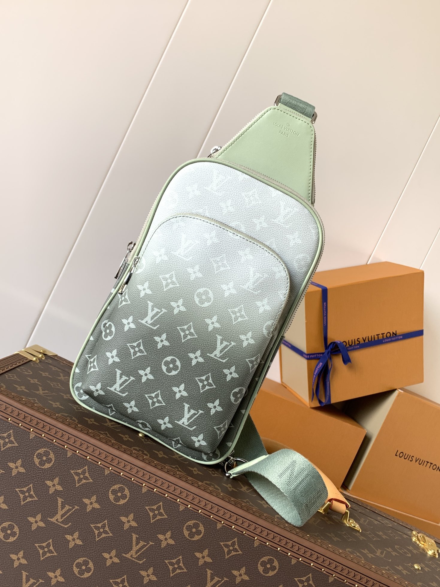 Avenue Slingbag Khaki Green Monogram Gradient M11702