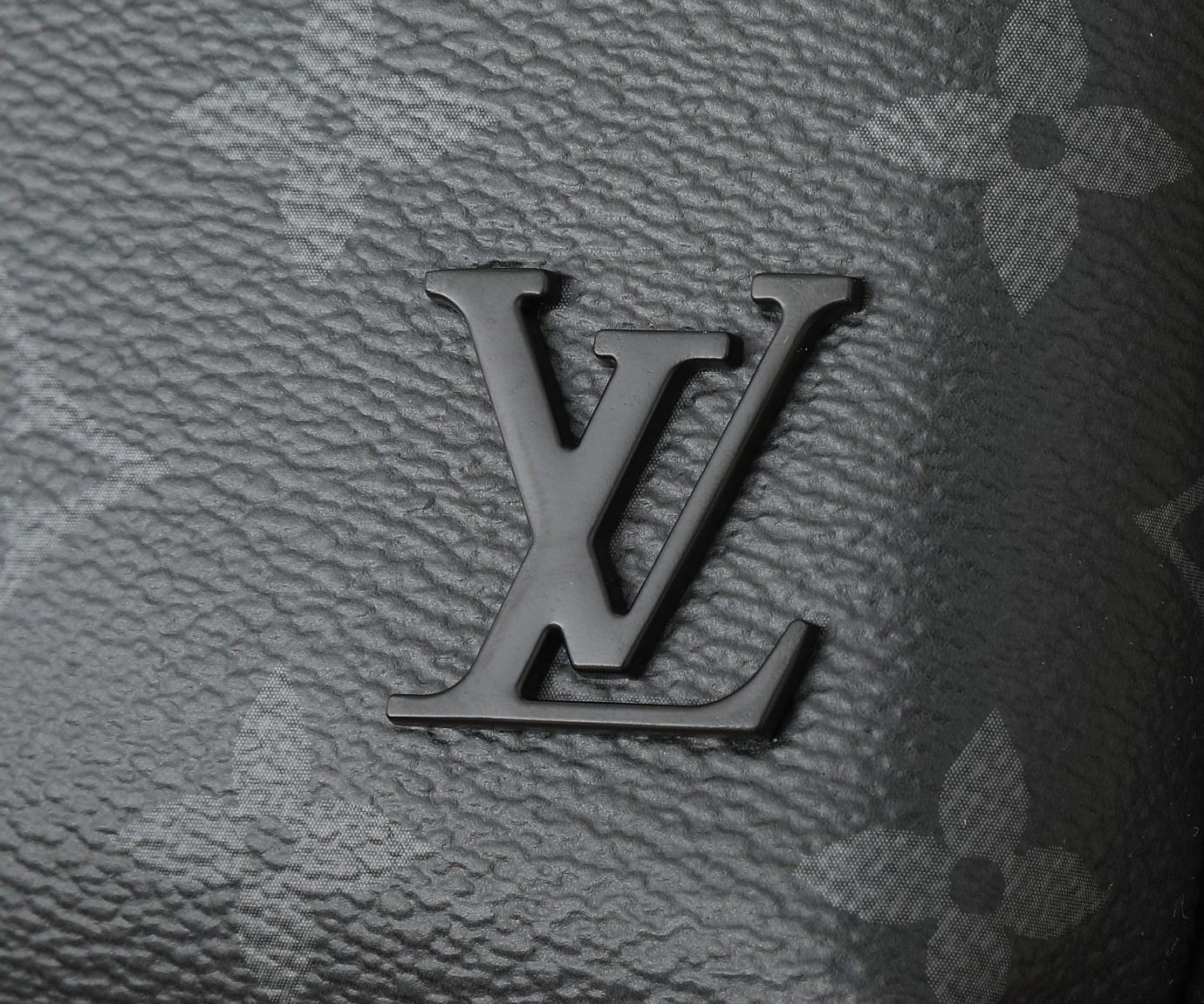 Avenue Slingbag Pm Monogram Eclipse M47137