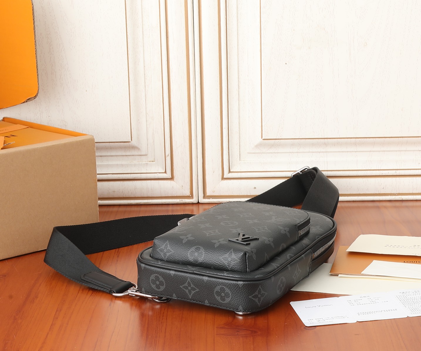 Avenue Slingbag Pm Monogram Eclipse M47137
