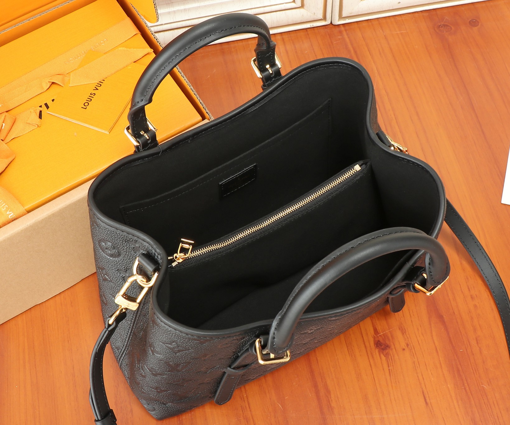 Babylone Tote Pm Monogram Empreinte Leather Black M11393