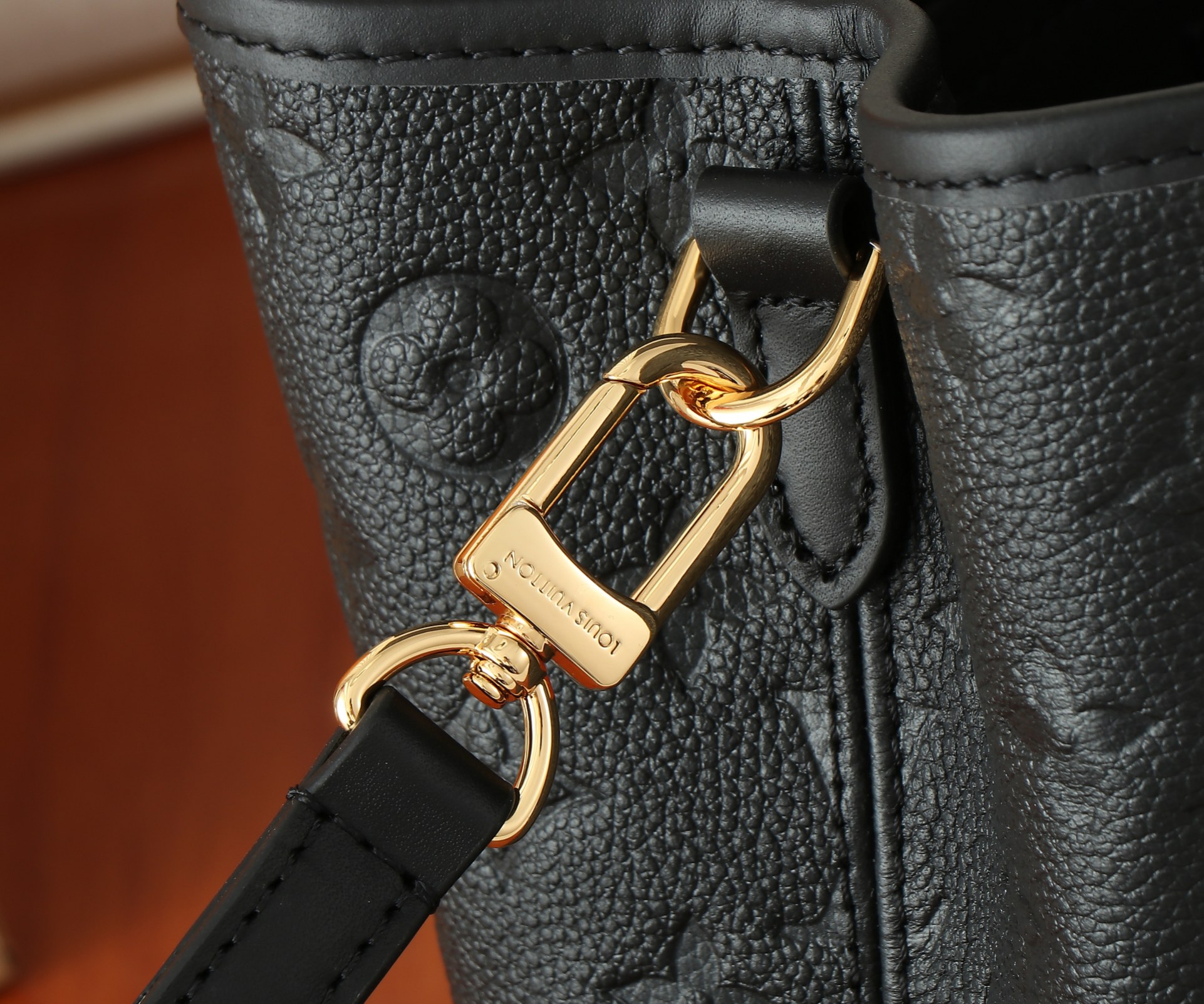 Babylone Tote Pm Monogram Empreinte Leather Black M11393