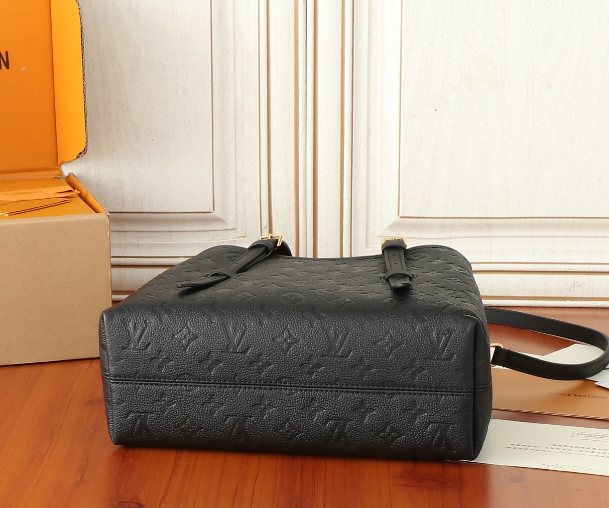 Babylone Tote Pm Monogram Empreinte Leather Black M11393
