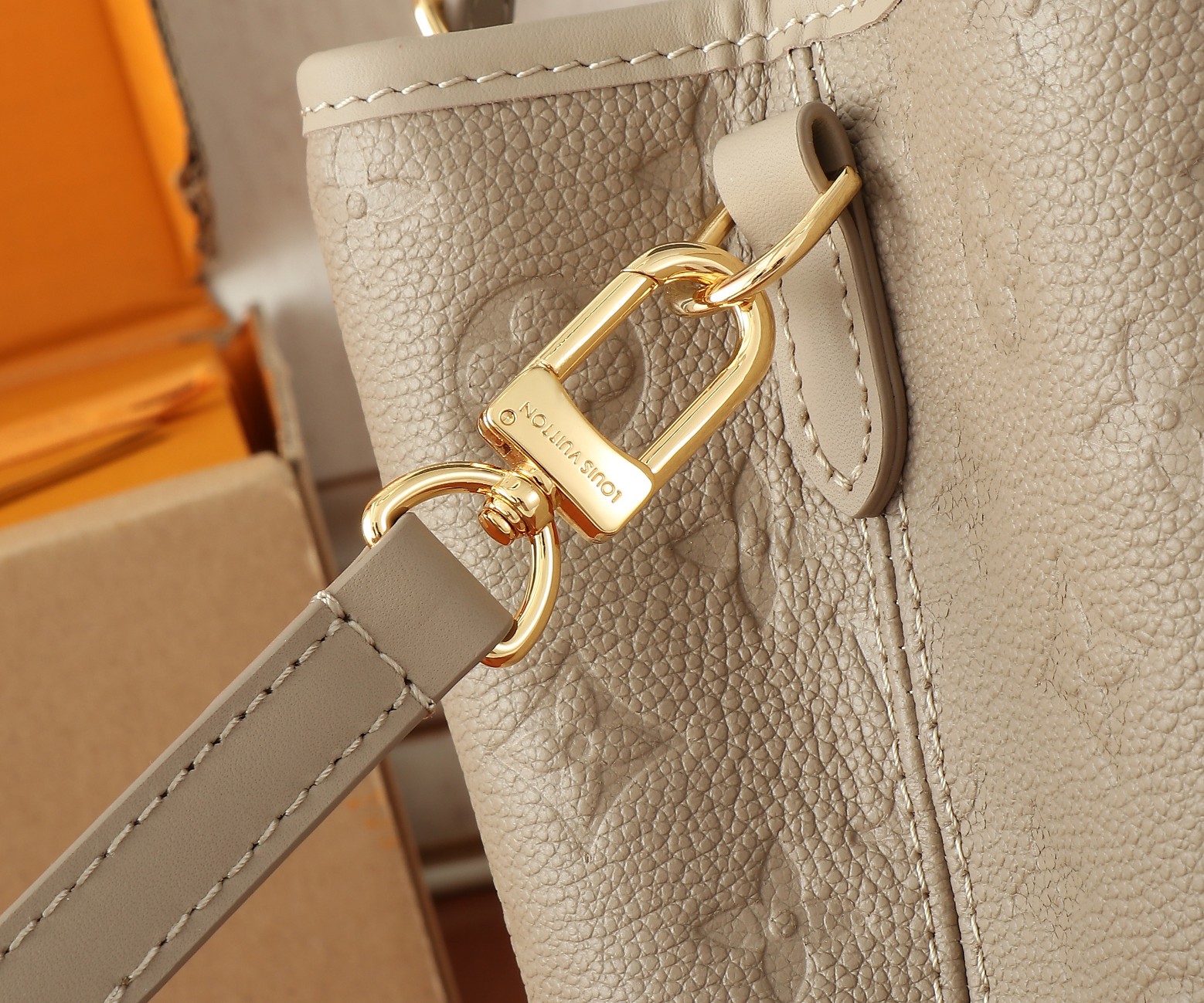 Babylone Tote Pm Monogram Empreinte Leather Turtledove M11463