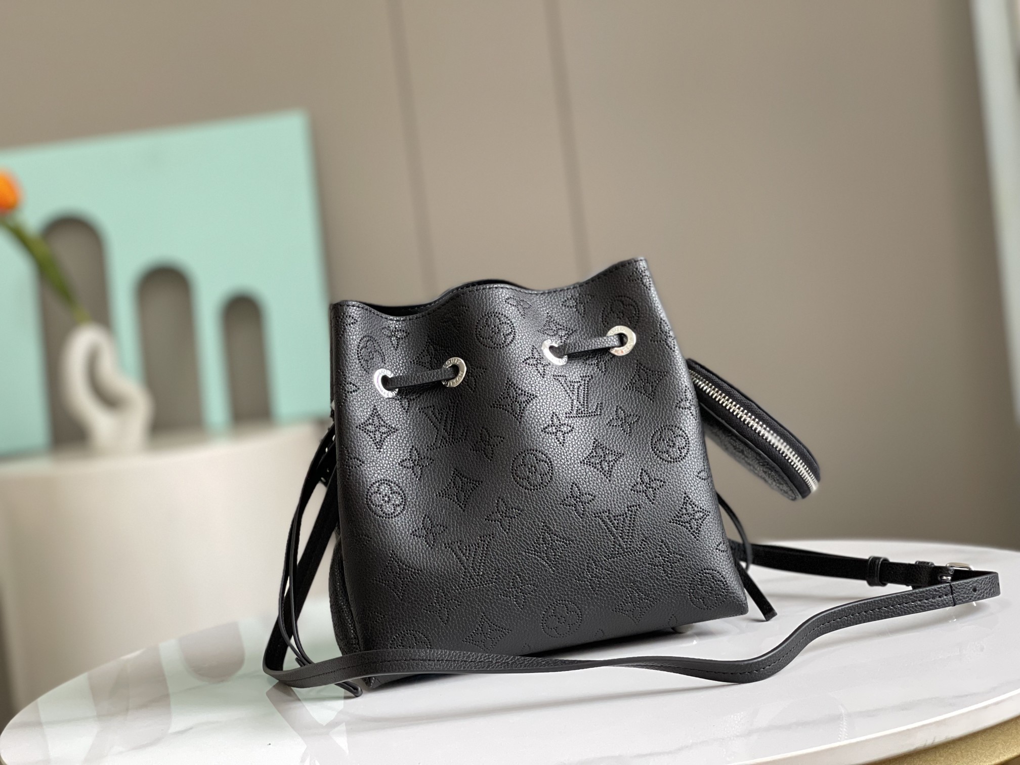 Bella Mahina Bag Black M57070