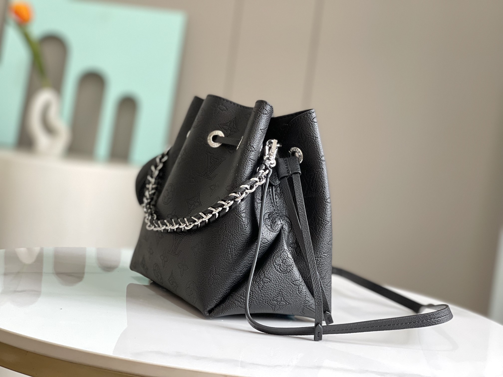 Bella Mahina Bag Black M57070