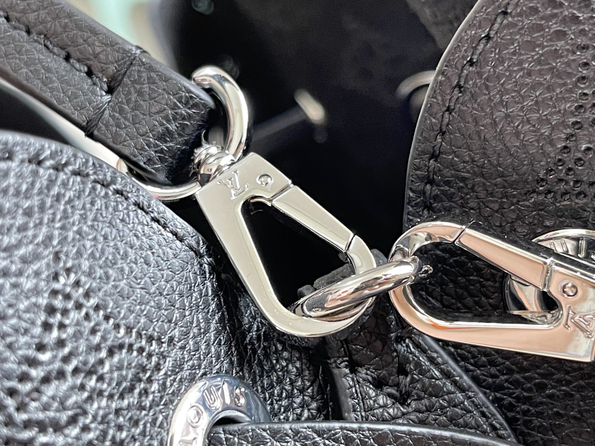 Bella Mahina Bag Black M57070