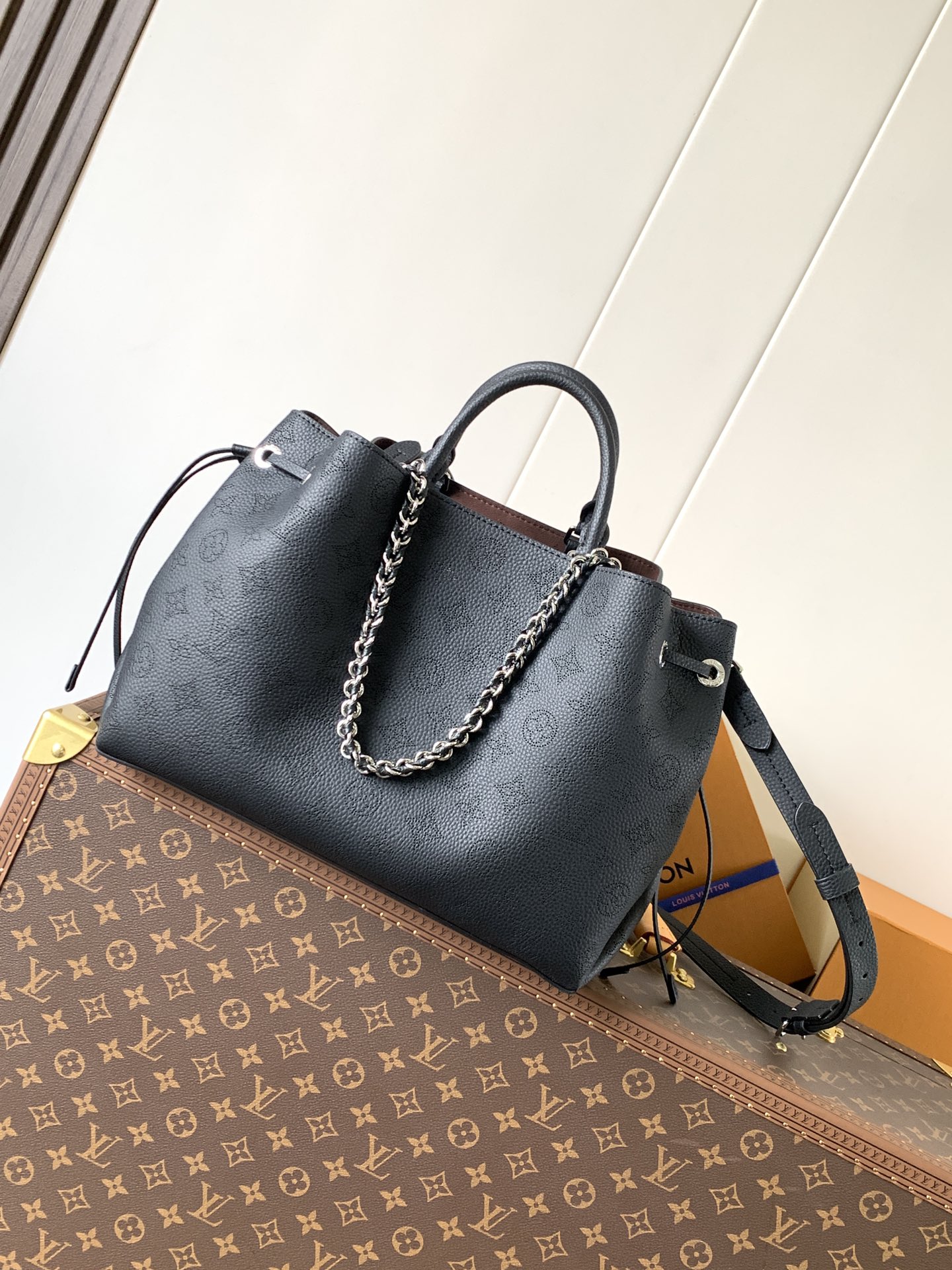 Bella Tote Mahina Black M59200