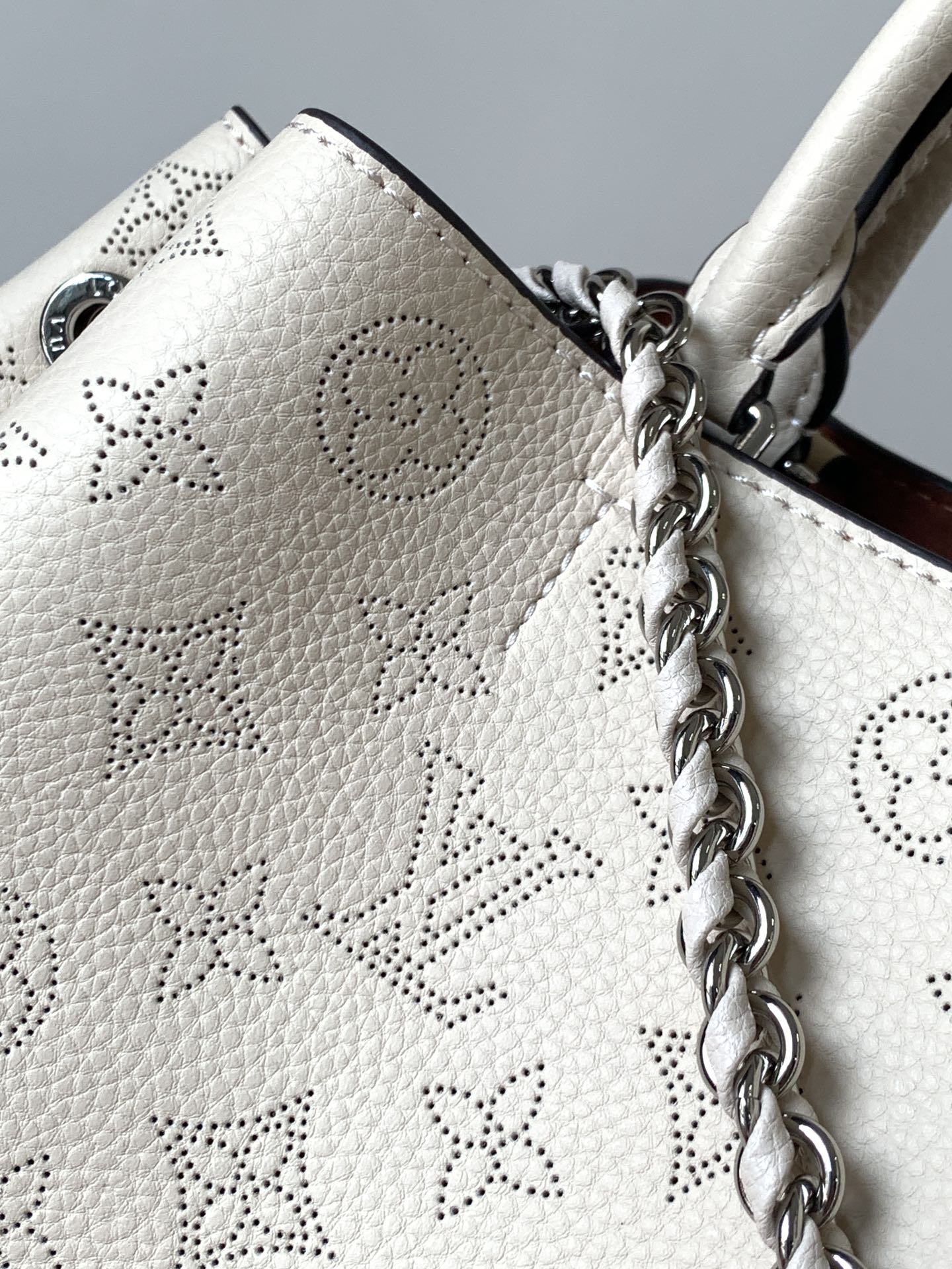 Bella Tote Mahina Cream M59203