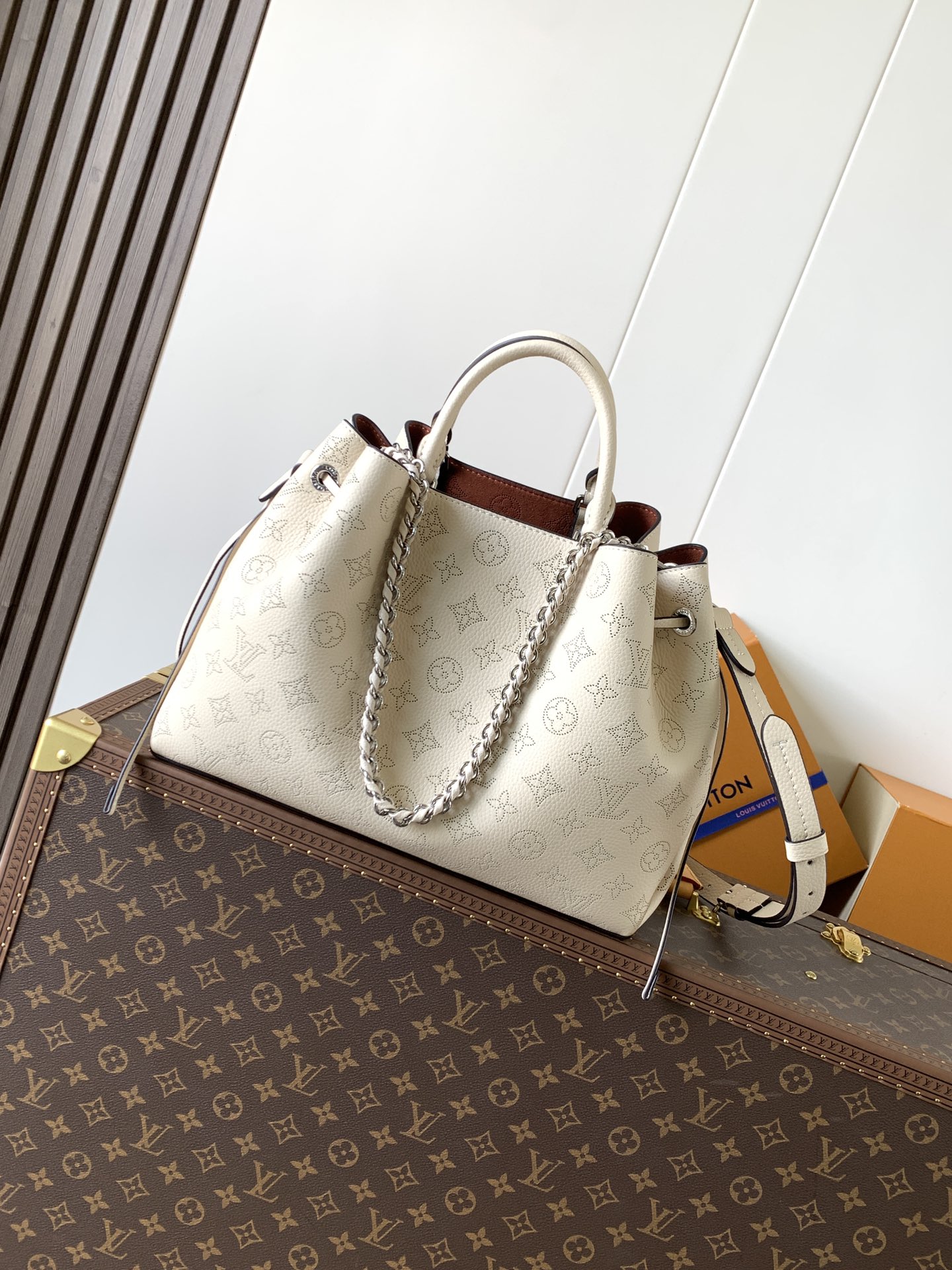 Bella Tote Mahina Cream M59203