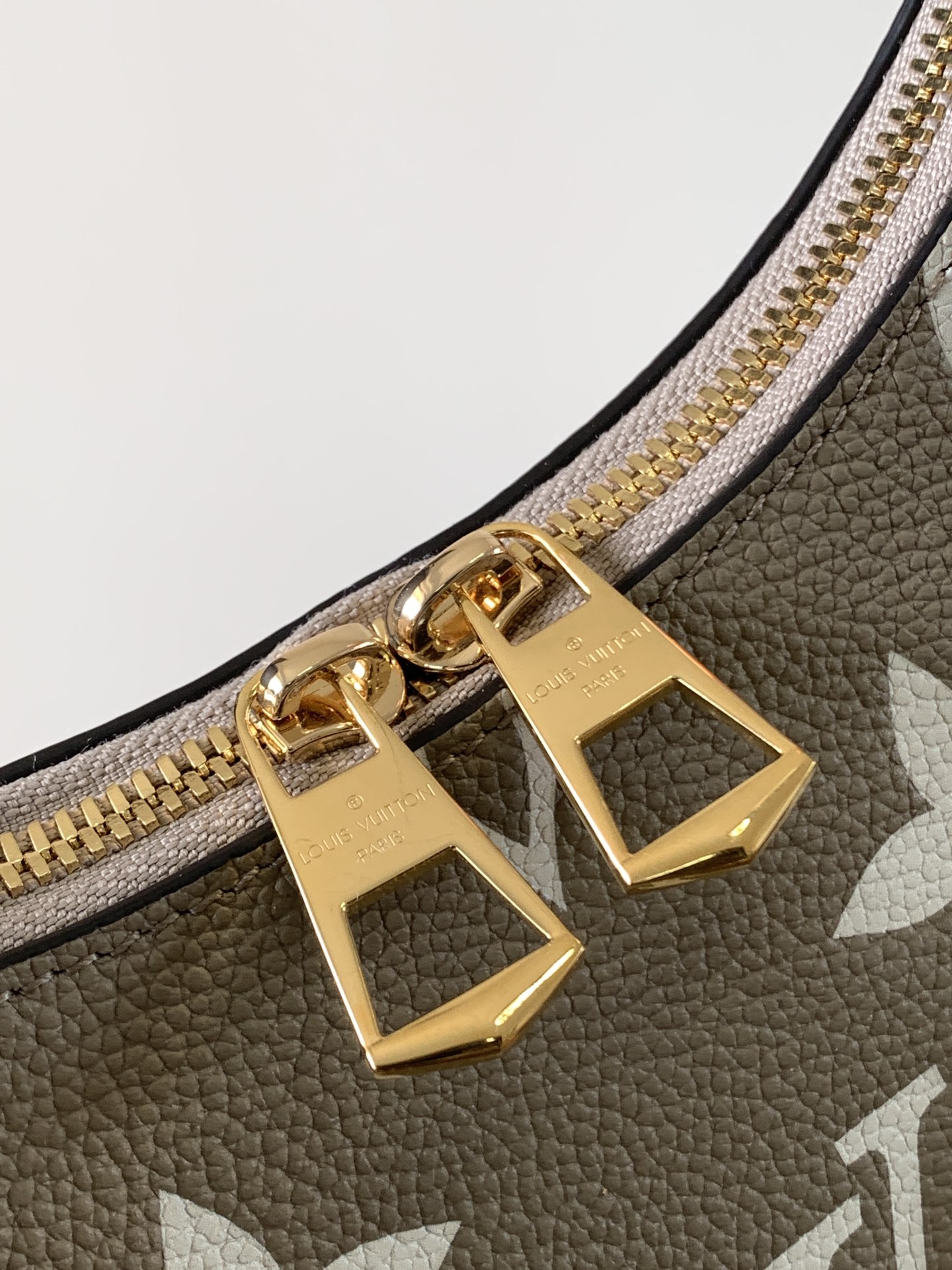 Boulogne Pm Crossbody Bag Bicolor Monogram Empreinte Leather Dove Gray / Cream M13224