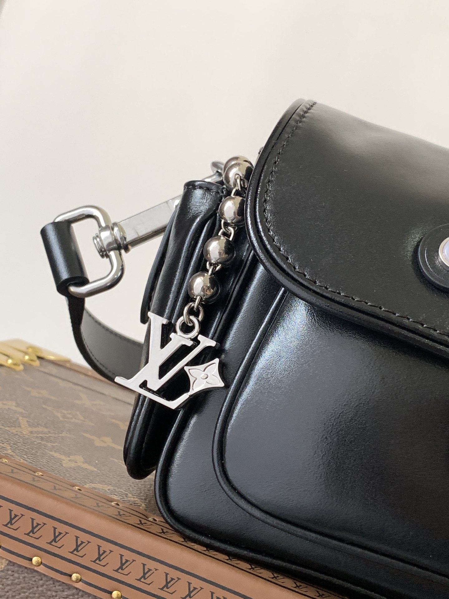 Cargo Wearable Wallet