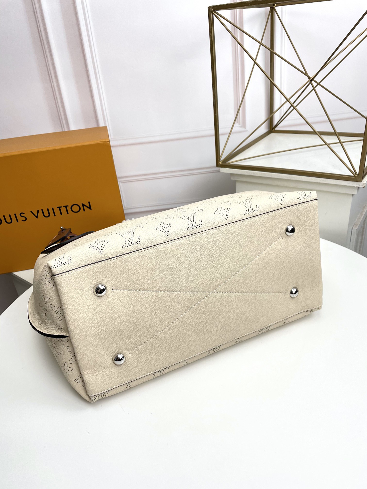 Carmel Mahina Bag Cream Mahina Perforated Calf Leather M53188