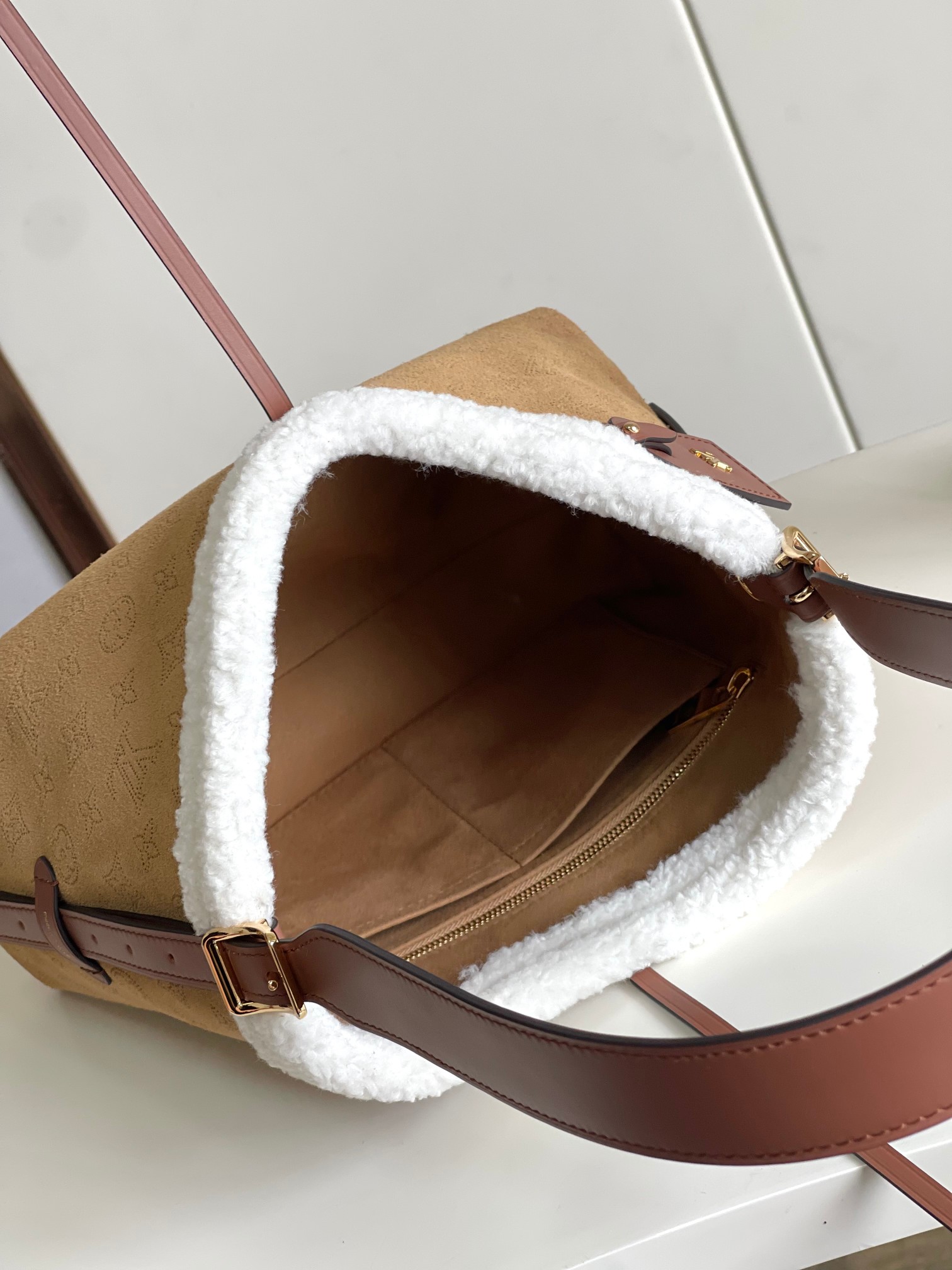 Carryall Cargo Vibe Pm Bag Beige Mahina M11843