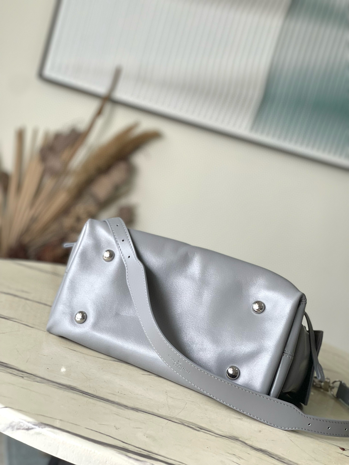 Carryall Cargo Vibe Pm Bag Gris Trianon Lambskin M12579