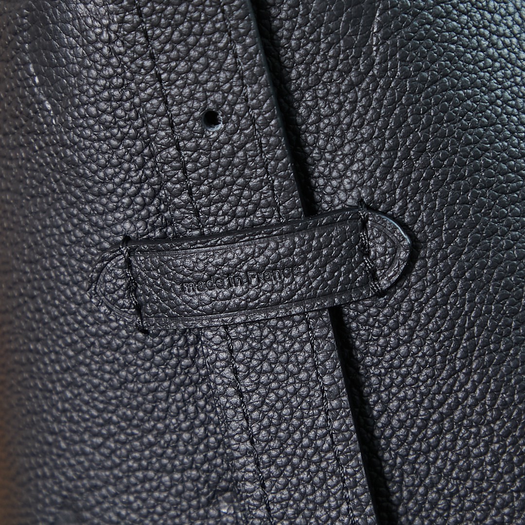 Carryall Mm Bag Black Monogram Empreinte Leather M46289