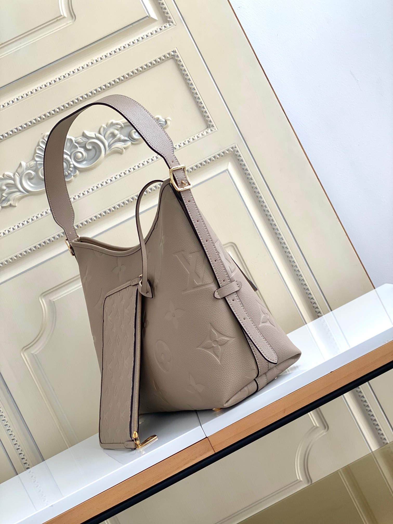 Carryall Mm Bag Turtledove Monogram Empreinte Leather M46292