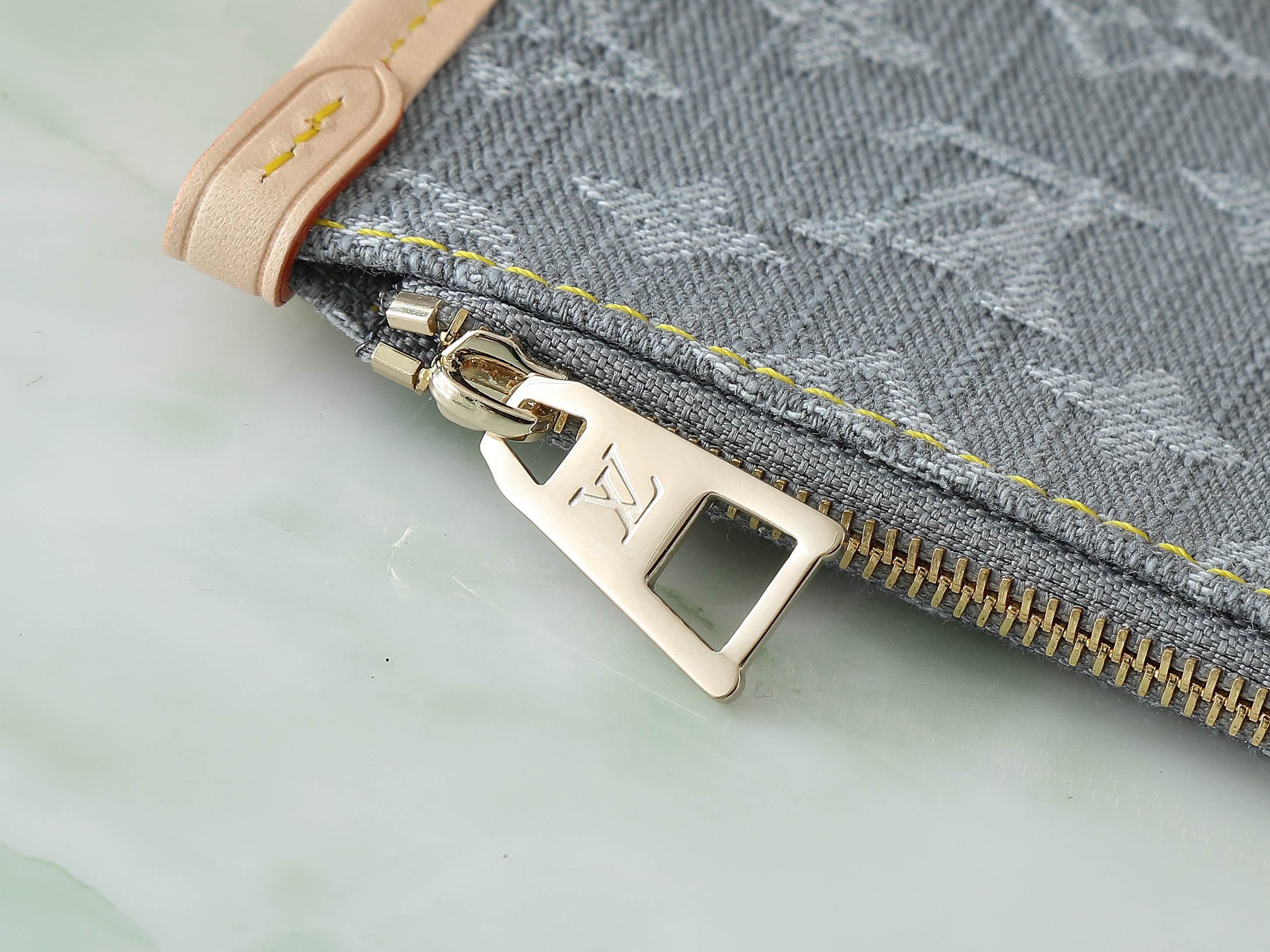 Carryall Mm Bag Washed Gray M13289