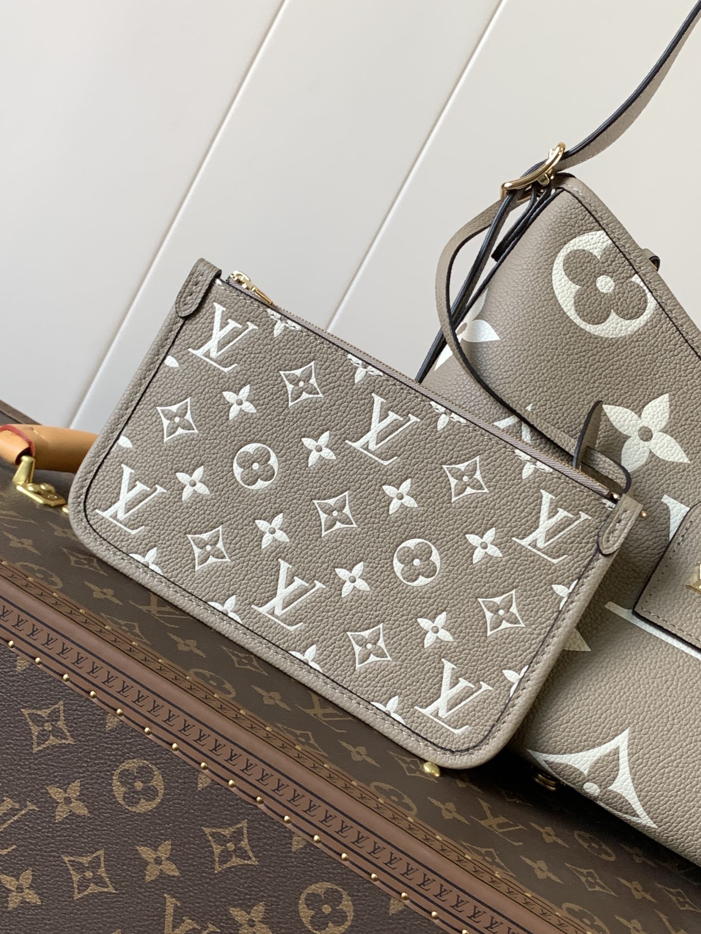 Carryall Pm Bag Bicolor Monogram Empreinte Leather Tourterelle Gray / Crème Beige M47180