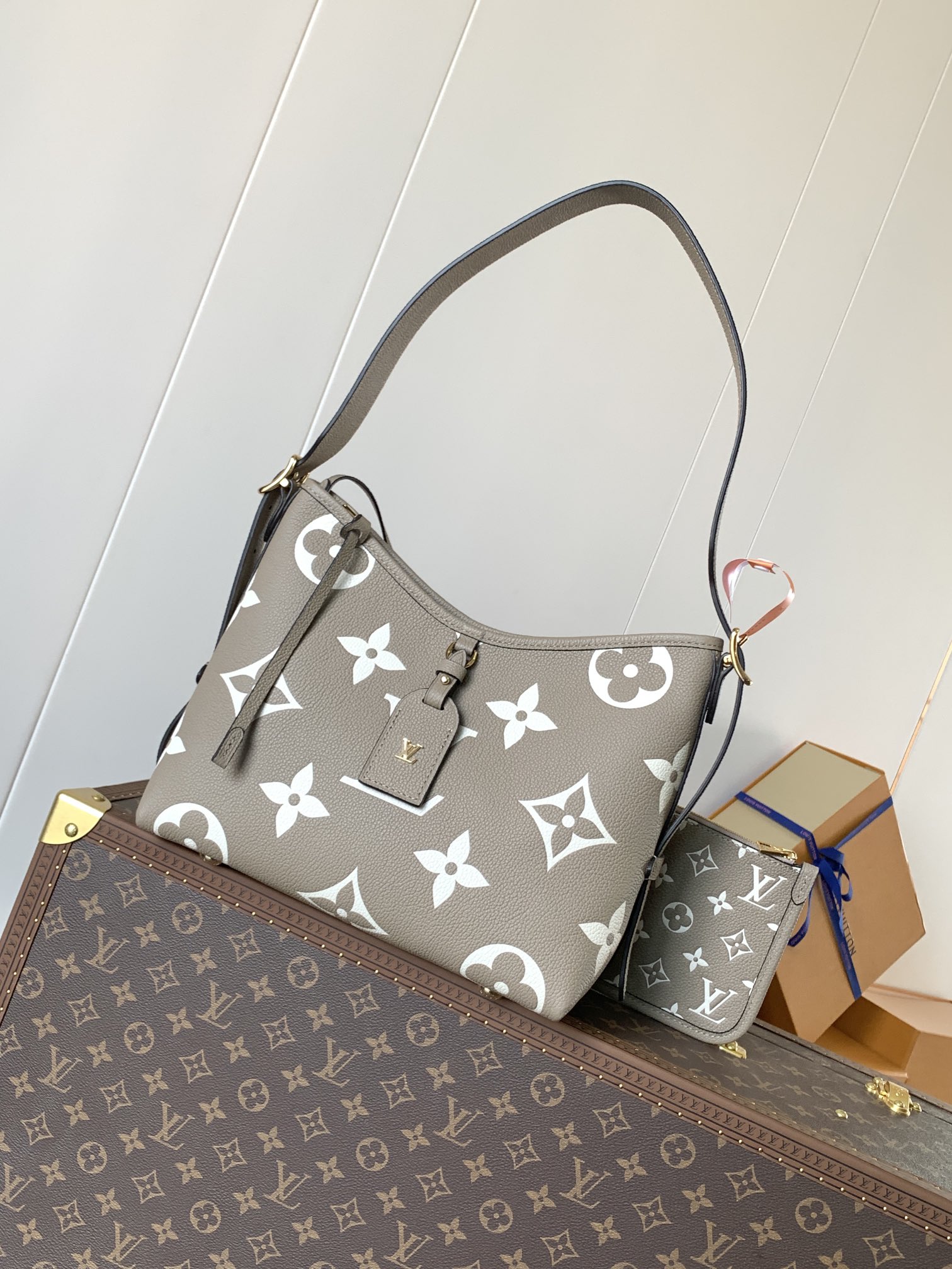 Carryall Pm Bag Bicolor Monogram Empreinte Leather Tourterelle Gray / Crème Beige M47180
