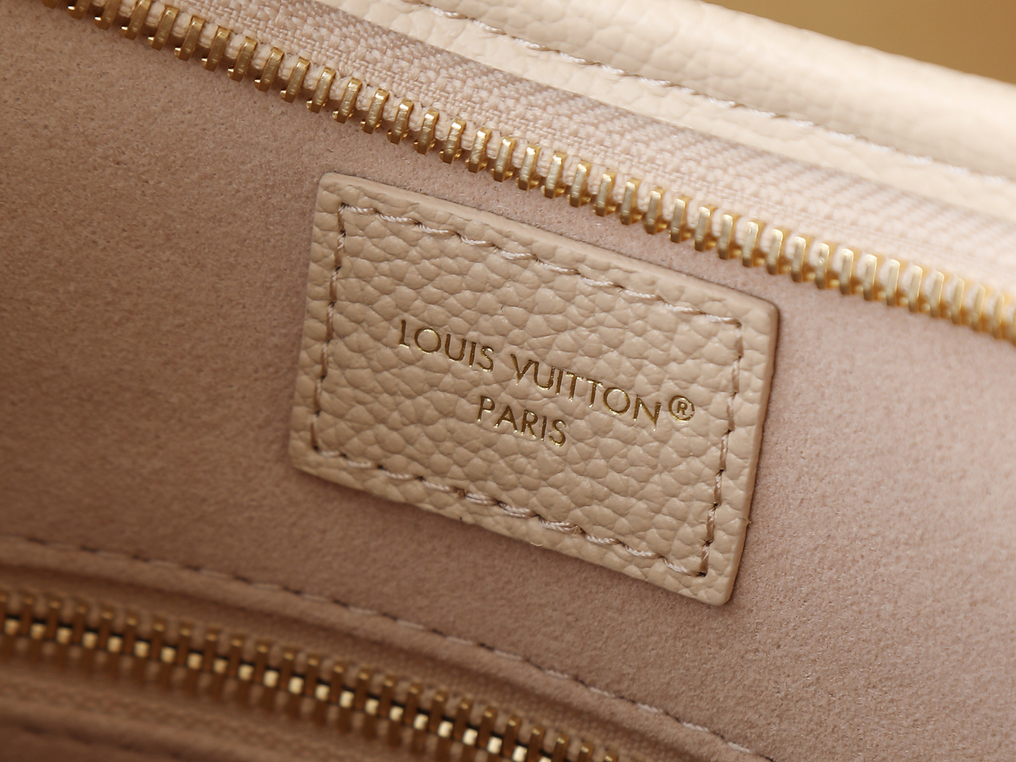 Carryall Pm Bag Monogram Empreinte Leather Sand M14321