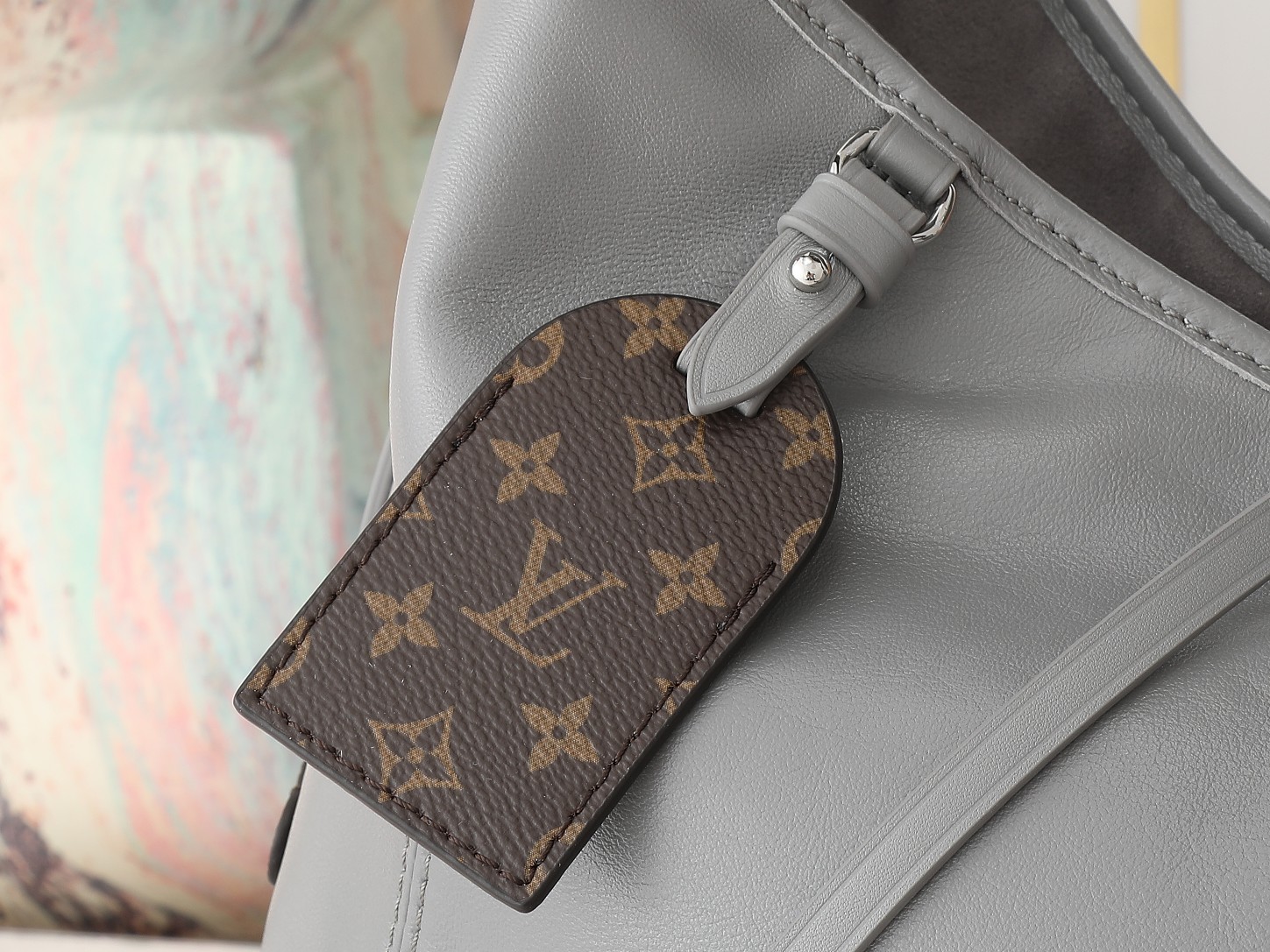 Carryall Vibe Mm Bag Gris Trianon Lambskin M12583