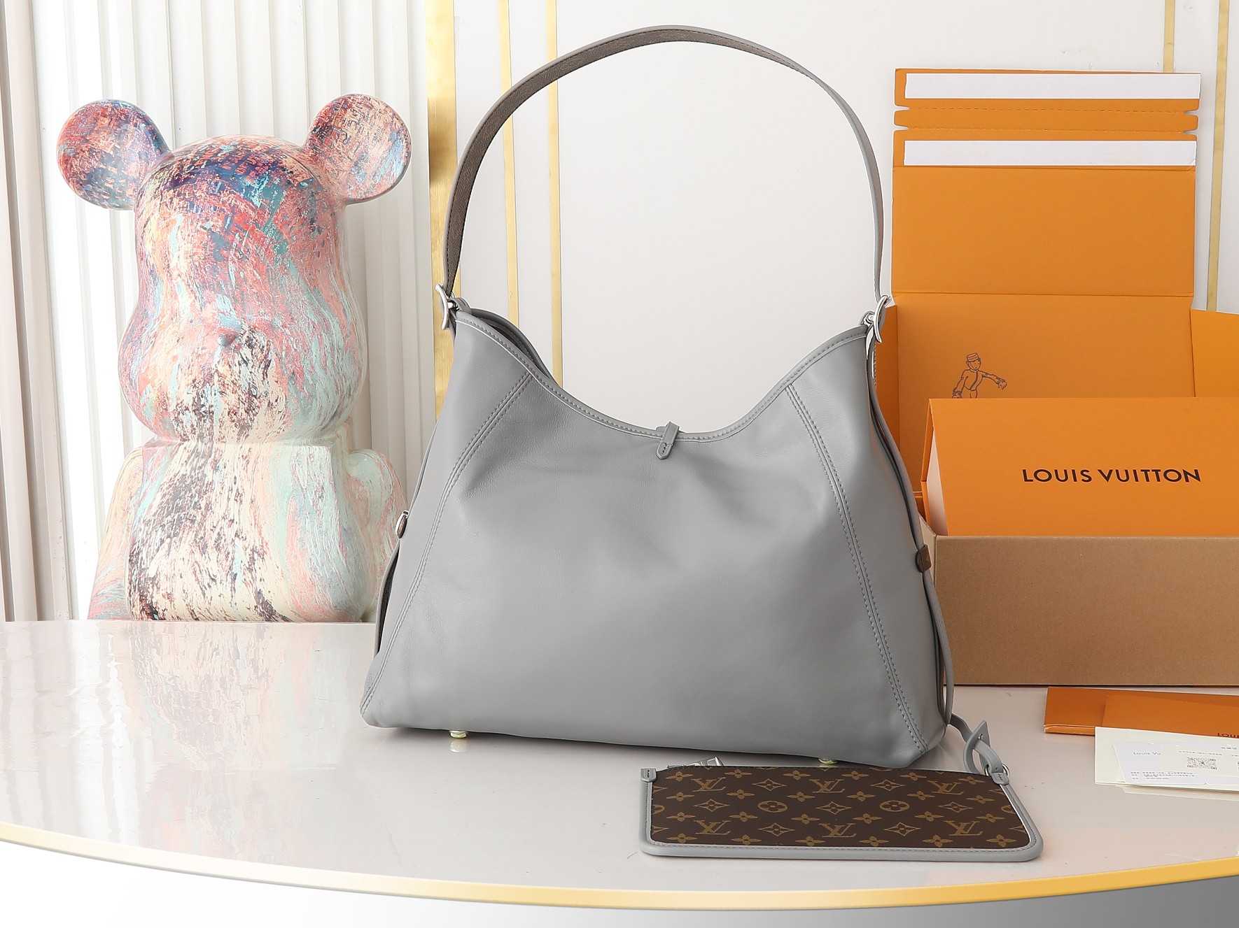 Carryall Vibe Mm Bag Gris Trianon Lambskin M12583